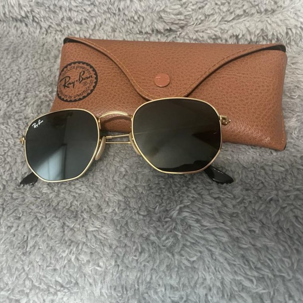 Ray-Ban Hexagonal Flat Sunglasses